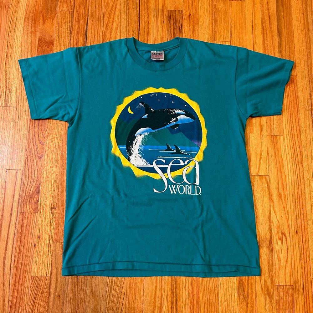 Vintage Sea World tee